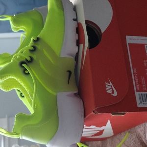 Pre-school size 3 Nike Presto